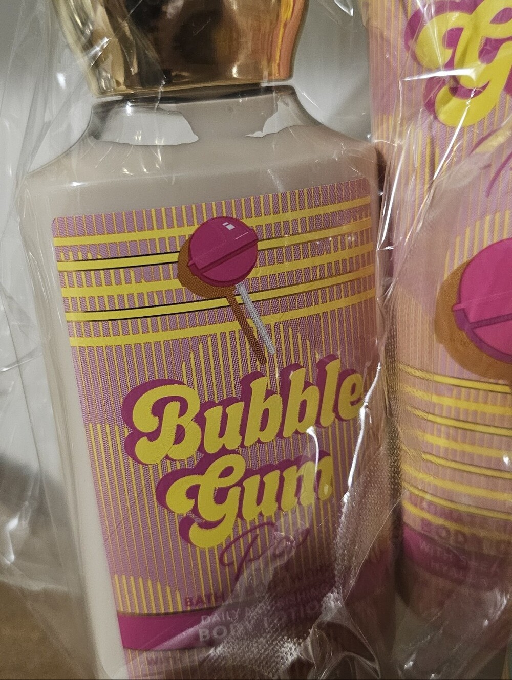 Bath and Bosy Works 3 Piece Set in BUBBLE GUM POP